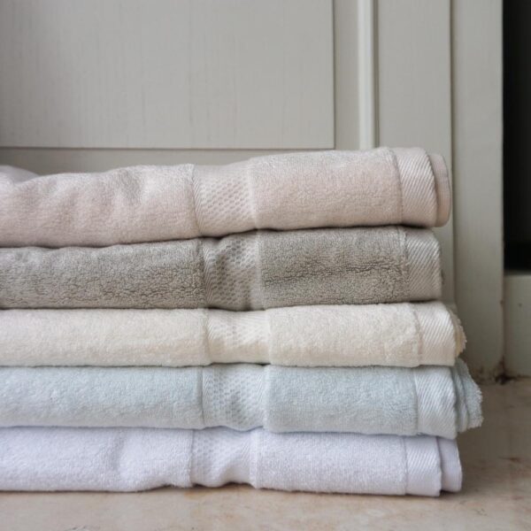PETIT BEARY 100% Bamboo Adult Luxury Bath Towel