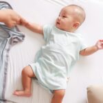 PETIT BEARY -  Short-Sleeve Bamboo Bodysuit - Jumper Onesie Bayi