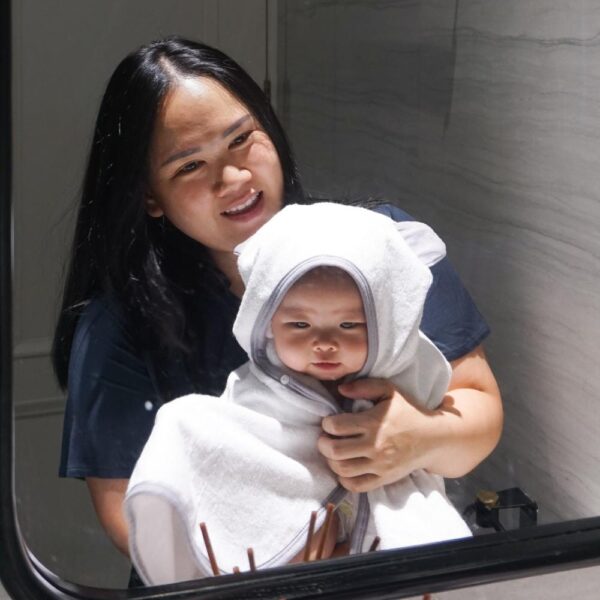 Handuk Topi Bayi Lembut Bamboo Premium – Hooded Bath Towel baby and kids | Petit Beary (0M-4Y)