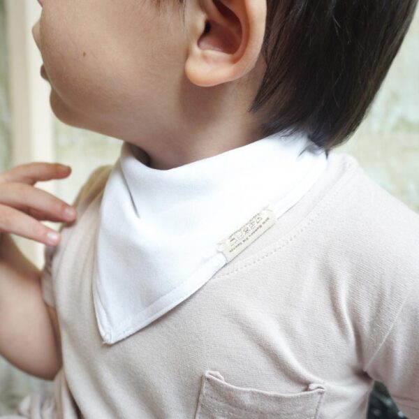 Bamboo Waterproof Bandana Bib 0m+ | Petit Beary